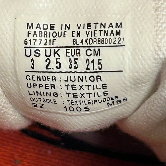 CONVERSE DR. SEUSS CAT IN THE HAT SIZE 3 YOUTH Chuck Taylor UNISEX - Picture 7 of 8